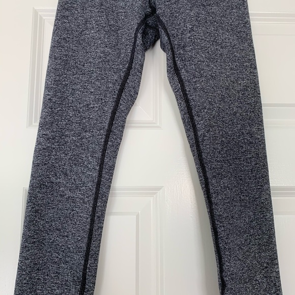 Lululemon Medium-rise  Gray Legging - Picture 3 of 3